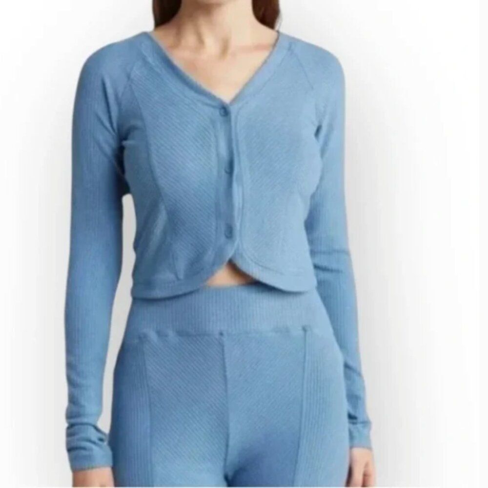 NWT AREA STARS RIBBED BOYFRIEND BUTTON FRONT TULIP HEM CROP TOP/CARDIGAN BLUE M